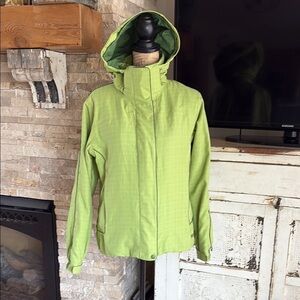 Marmot lime green winter jacket removable hood and snap waist zip close pockets